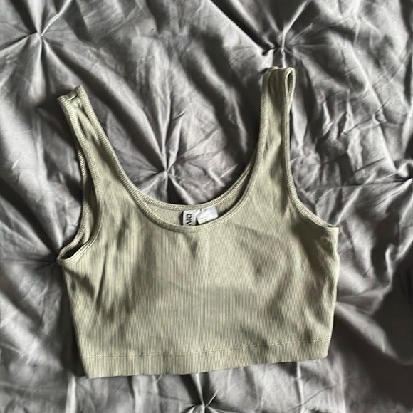 Green Tank - Picture 1 of 2